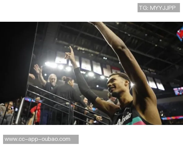 张佳玮分析马刺胜雷霆背后真相文班并非唯一制胜关键因素