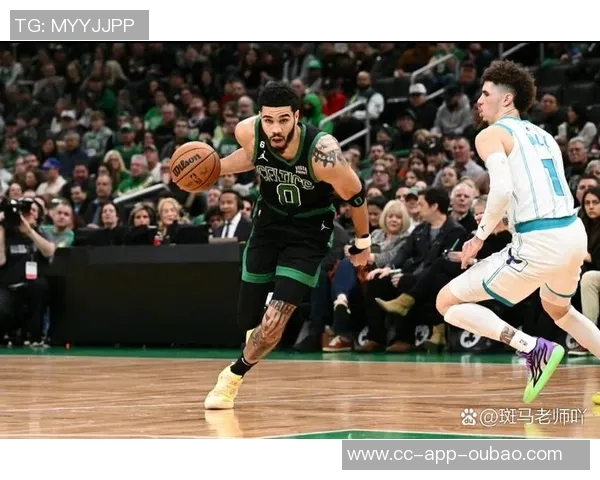 克莱首节火力全开9投5中三分球6投3中轻松斩获14分2篮板1助攻 克莱首节火力全开9投5中三分球6投3中轻松斩获14分2篮板1助攻