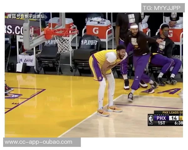 浓眉赛前训练状态良好左臂吊带固定手缠绷带展现积极心态