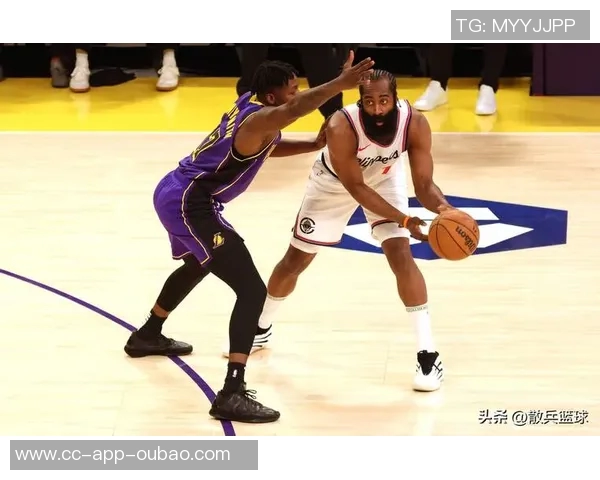 文班明天对湖人出战成疑若身体状况良好将有望参赛