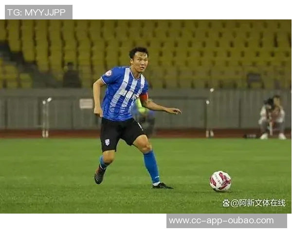 足球报消息称三镇暂无换帅计划邓卓翔与俱乐部沟通尚未深入