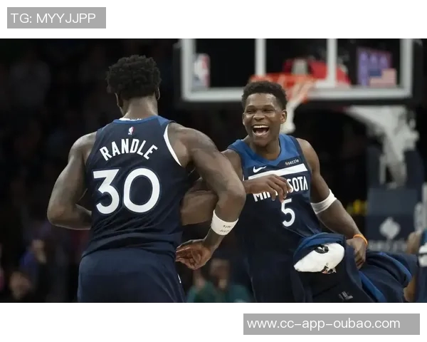 爱德华兹复出表现惊艳末节连中高难三分狂砍55分险些逆转比赛